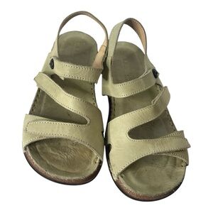 LA Plume Green Leather Open-Toe Sandals with Slingback Design SZ 38